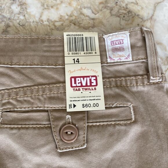 NWT Levi’s Tab Twills Khaki Capri Crop Pants - Picture 4 of 9